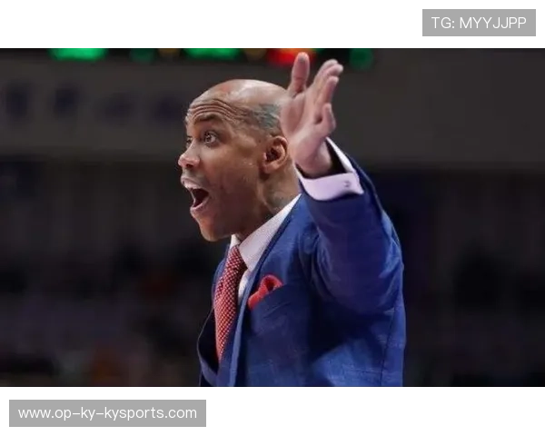 孙悦三分大战马布里，花式干扰力压对手获胜